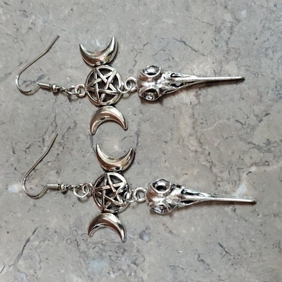 Raven Skull Moon Star Silver Dangle Earrings - Picture 2 of 7